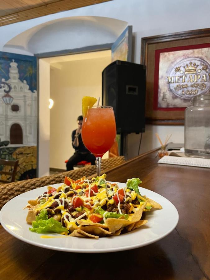 Hostal Y Restaurante La Toscana Metapán المظهر الخارجي الصورة